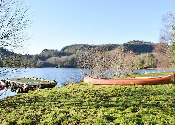 4 Bedroom Beautiful In Casa vacanze Lyngdal