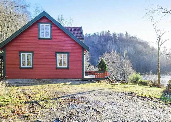 بيت للعطل 4 Bedroom Beautiful In لينغدال