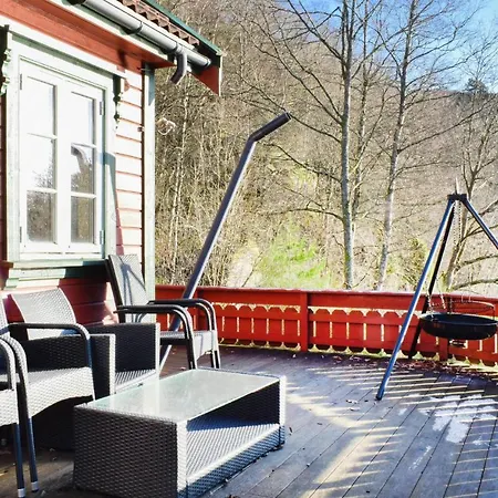 4 Bedroom Beautiful In Prázdninový dům